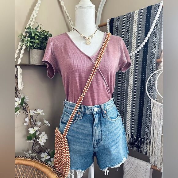 New with tags Blank NYC Distressed Denim High Waisted Cut Off Shorts - Picture 4 of 14